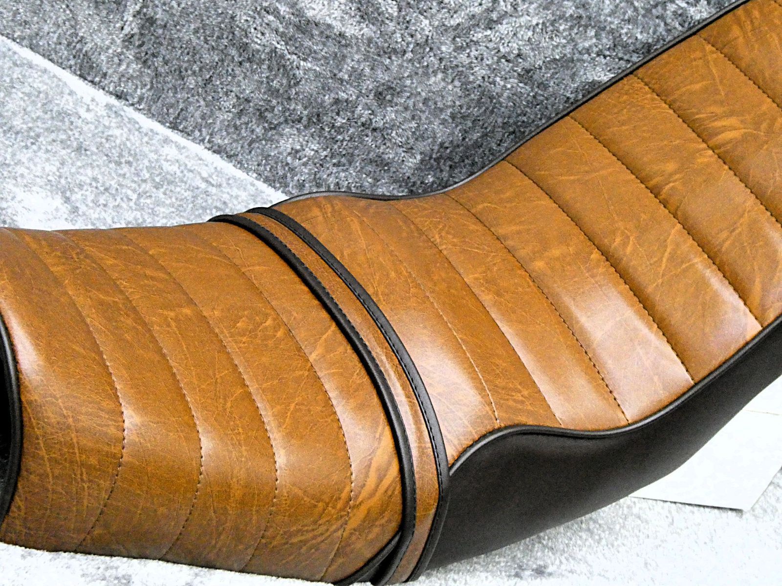 エイプ　茶　ツートン　４０ｃｍ　三段シート/ブラウン APE キャブ車 エイプ 40茶ツートン 三段シート/補強入 あんこ抜きFI 50 100 APE