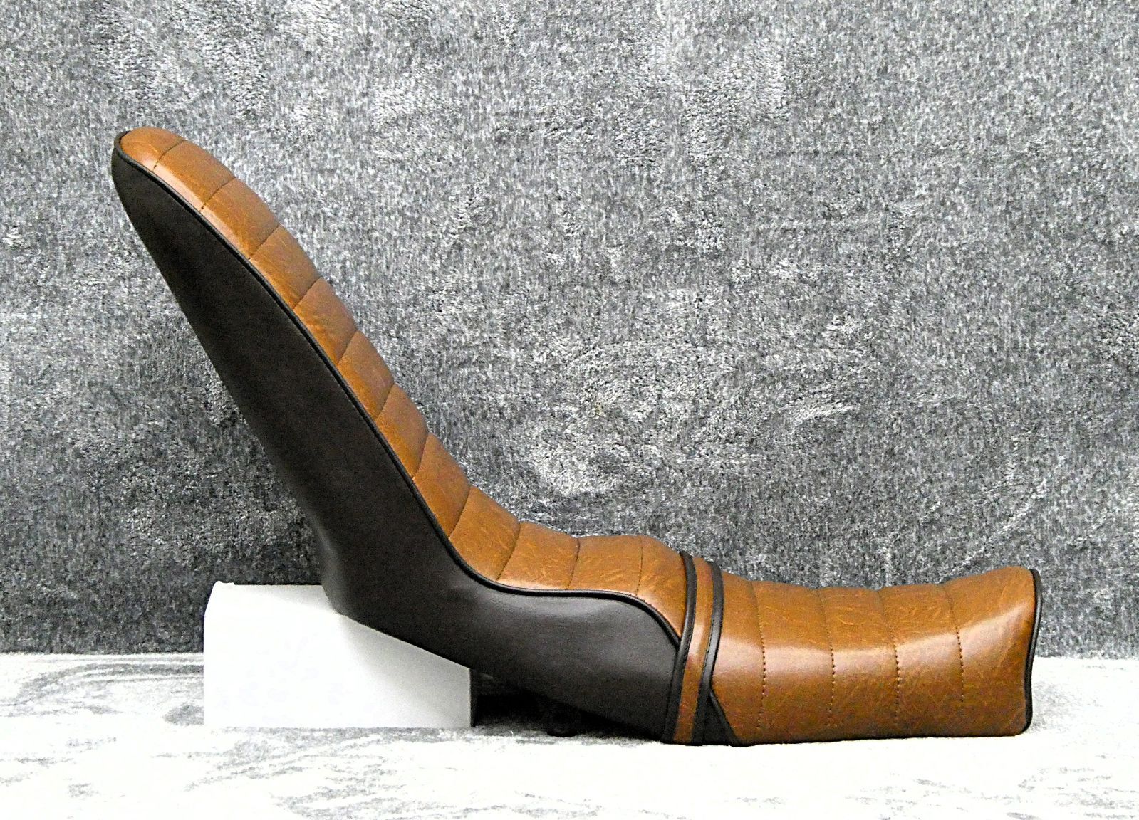 エイプ　茶　ツートン　４０ｃｍ　三段シート/ブラウン APE キャブ車 エイプ 40茶ツートン 三段シート/補強入 あんこ抜きFI 50 100 APE