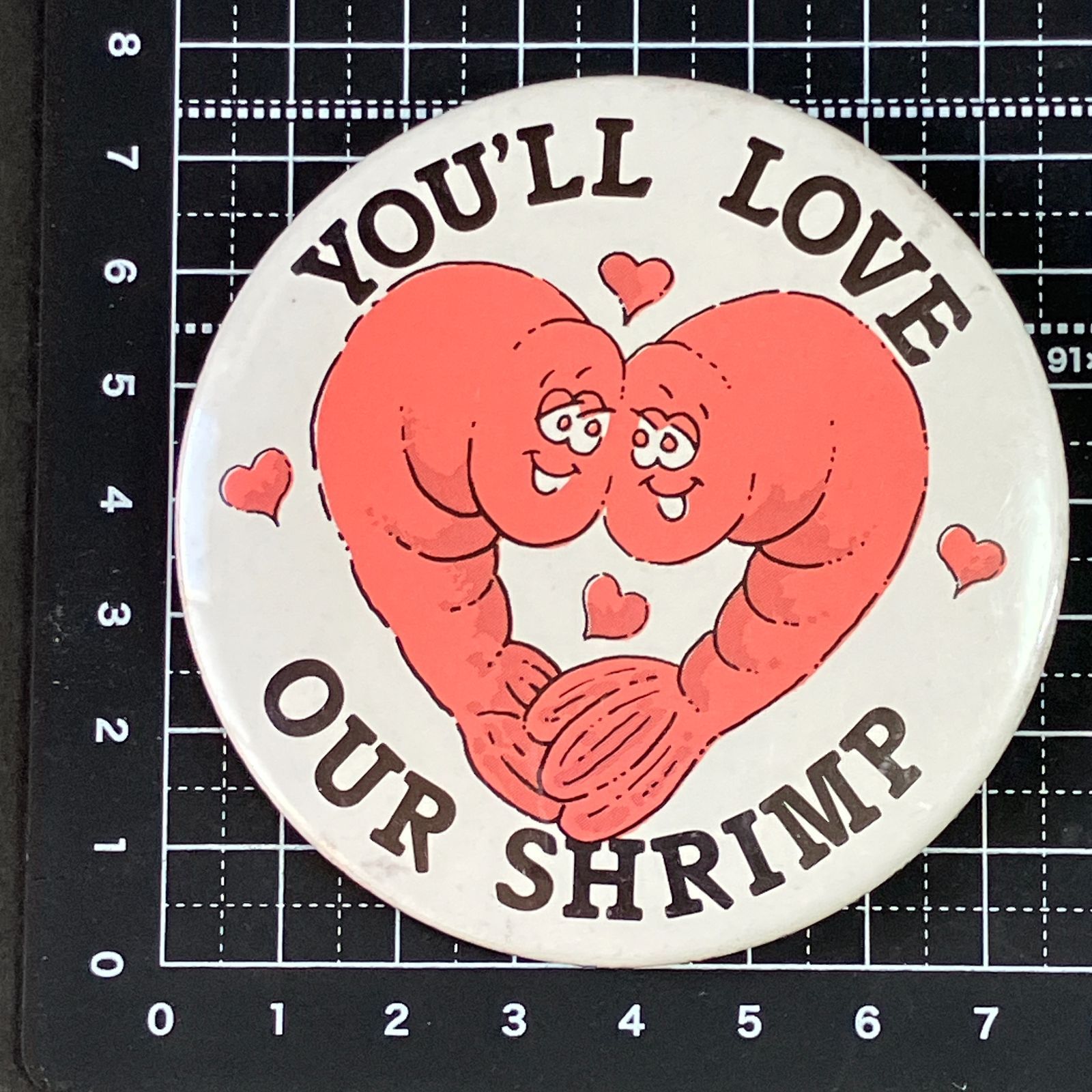 缶バッジ アメリカ 輸入 雑貨 ビンテージ 『 可愛いエビのペア