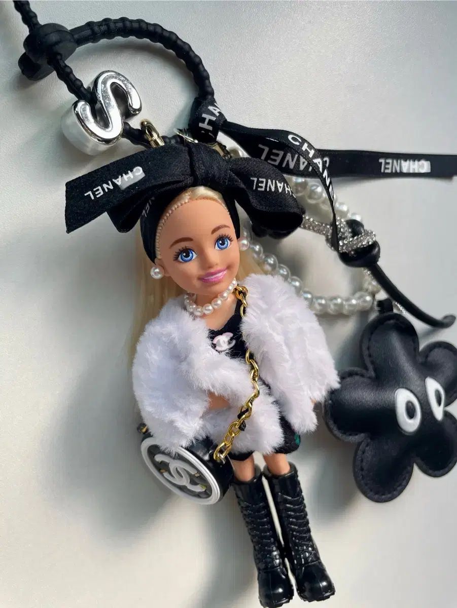 マテル バービー キーホルダー 白 コート チェルシー キーホルダー バービー人形 バッグ キーホルダー