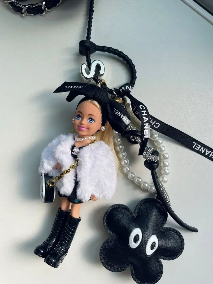 マテル バービー キーホルダー 白 コート チェルシー キーホルダー バービー人形 バッグ キーホルダー