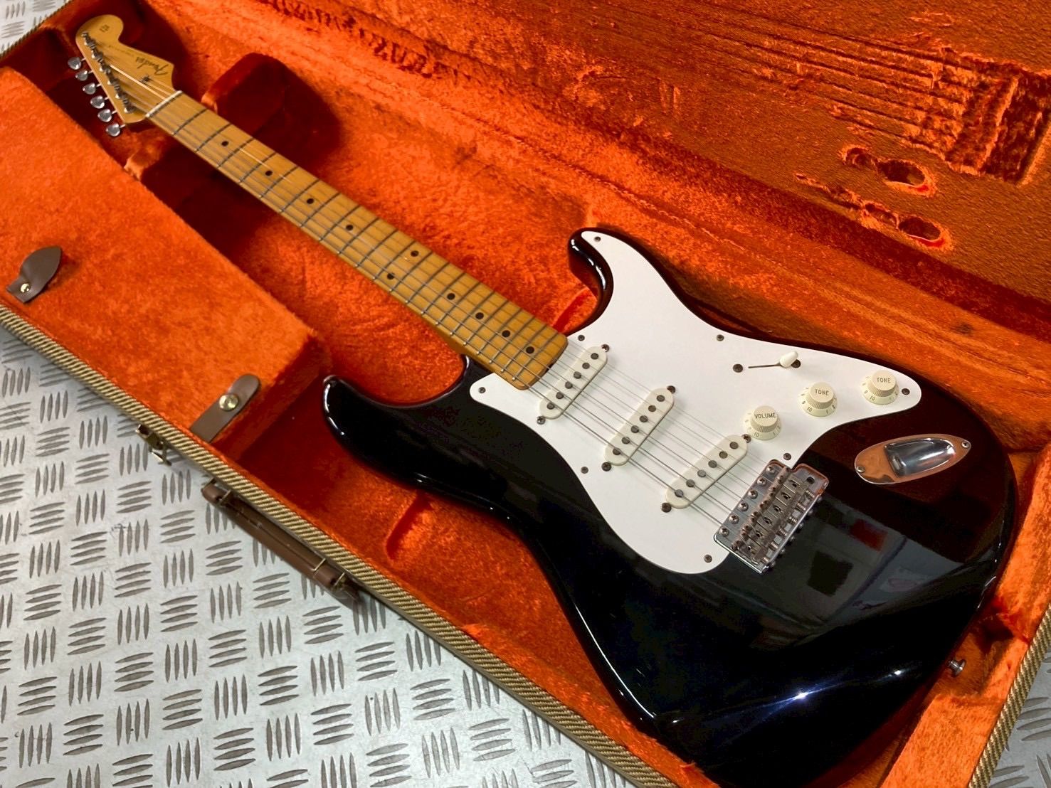 Fender Japan ST 57 70 stratcaster フェンダージャパン ストラトキャスター ツイードハードケース付属