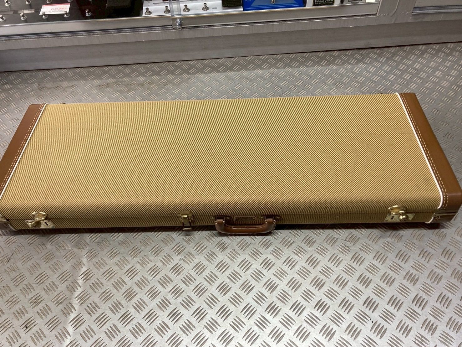 ツイードハードケース付属