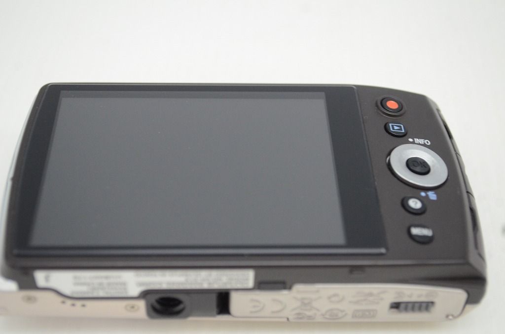 コンパクトデジタルカメラ