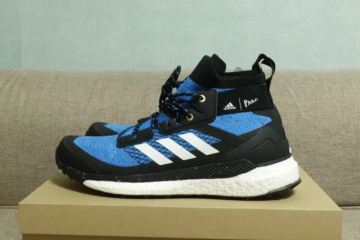 280 アディダス テレックス フリーハイカー PARLEY EF0346 登山靴