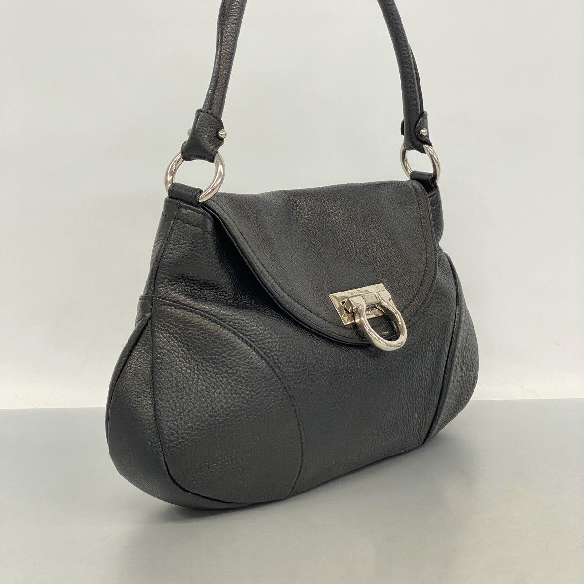 品質保証で、高速配送！ 5oc1503 サルヴァトーレフェラガモ ハンドバッグ ガンチーニ レザー ブラック シルバー金具 レディース バラ売り可