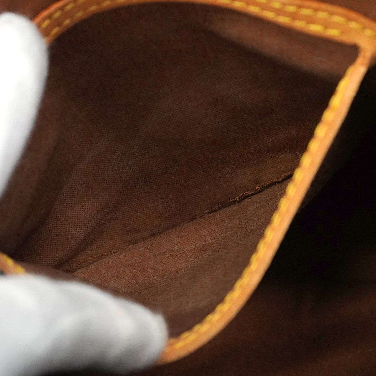 1528 ルイヴィトン