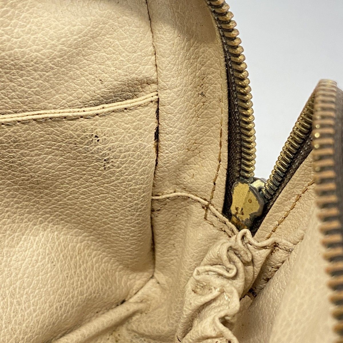 ルイヴィトン ポーチ