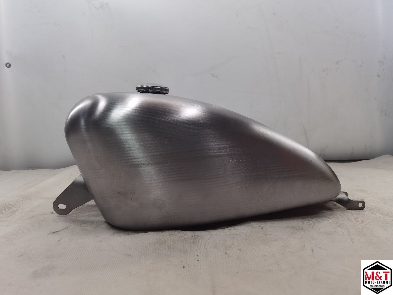 SR400 国産アメリカンハーレーダビッドソンスポーツスタータンク ハイ