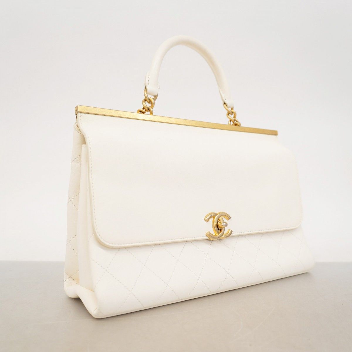 5oc1596-r シャネル ハンドバッグ マトラッセ ラムスキン ホワイト ゴールド金具 2wayバッグ レディース