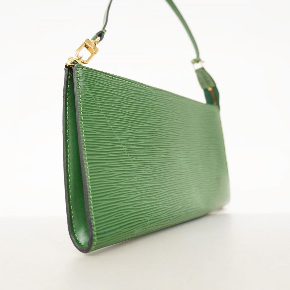 5oc1818-h ルイヴィトン ポーチ エピ ポシェットアクセソワール M52944 ボルネオグリーン レディース