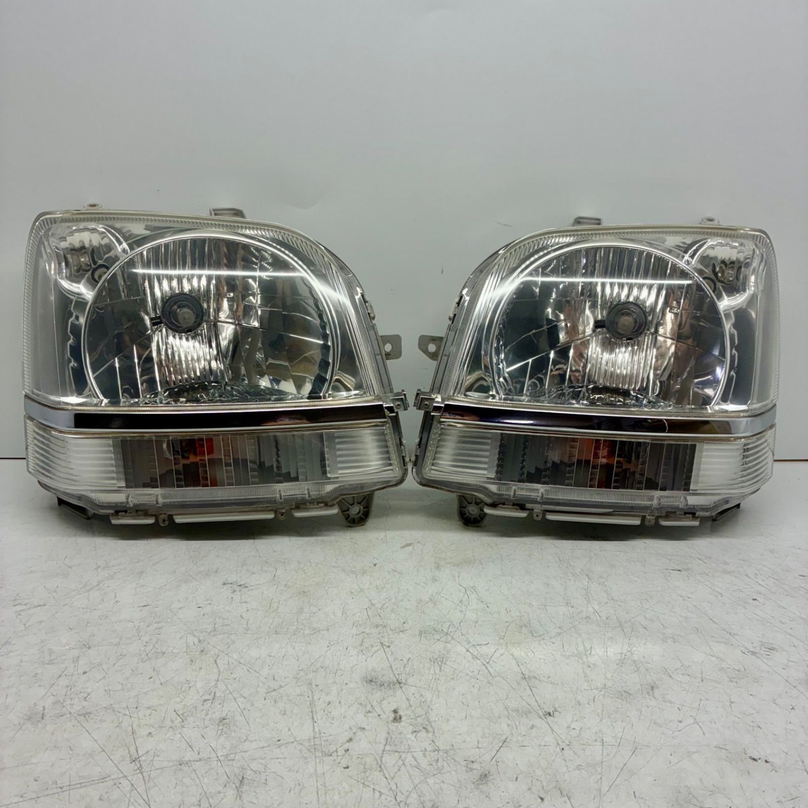 中古品/コーティング済★ムーブカスタム★L150S★前期★ヘッドライト★HID★ 中古品/コーティング済】☆ムーブカスタム☆L150S☆前期☆ヘッドライト