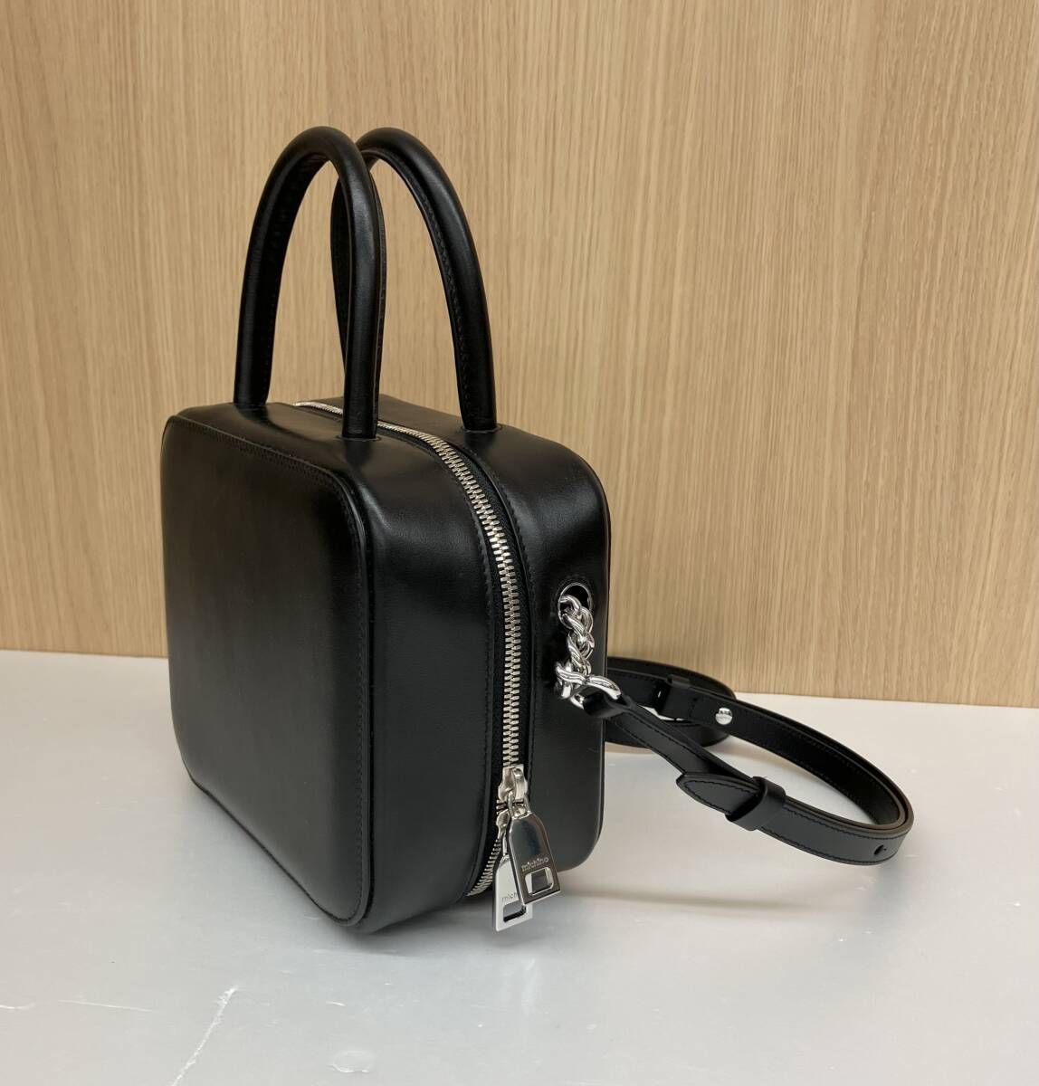 スクエア型 ブラック