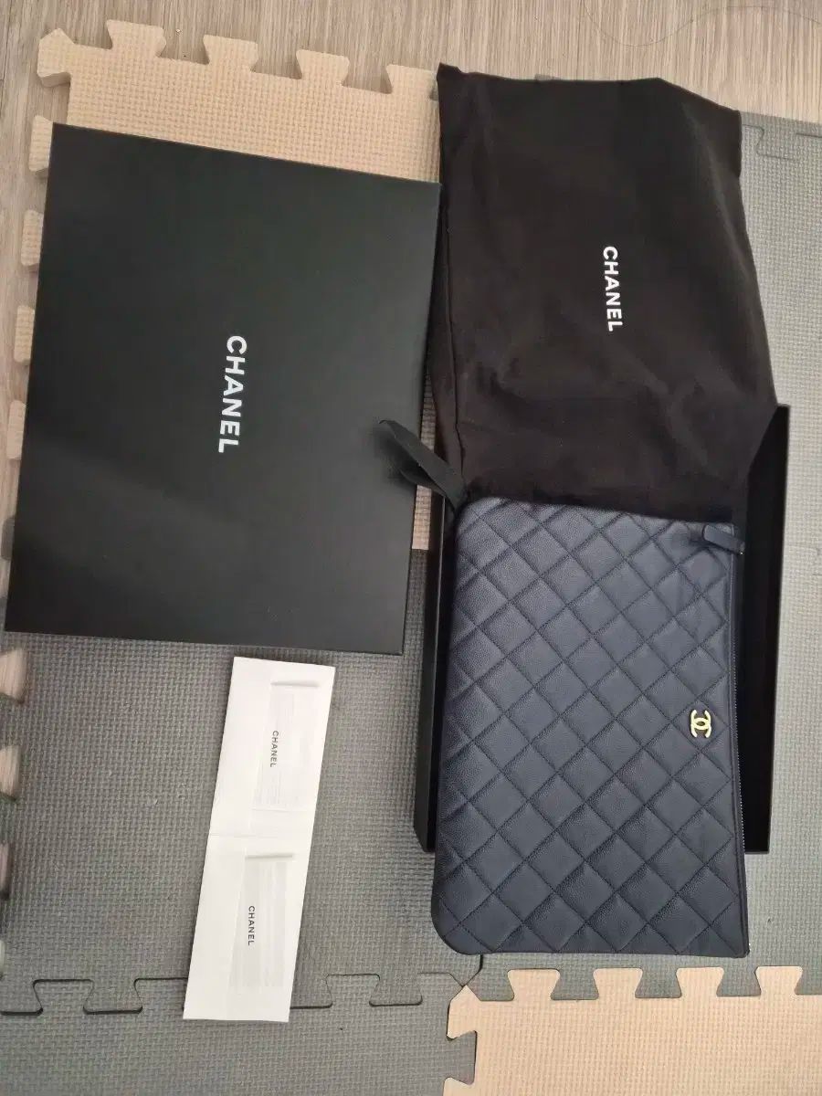  シャネル クラッチバッグ Classic ニューミディアム ネイビー ゴールド金具 クラッチバッグ バッグ