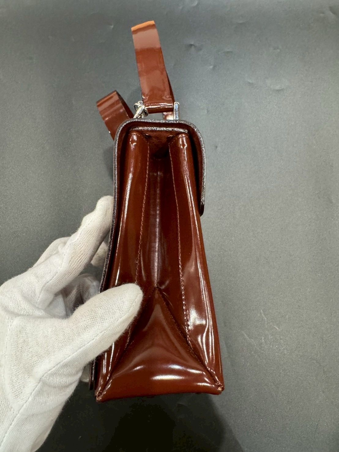 パテントレザー