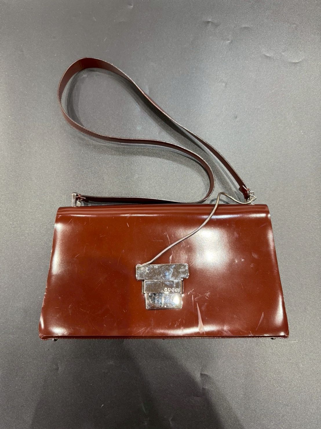 グッチ ショルダーバッグ Sv925 パテントレザー B25101436