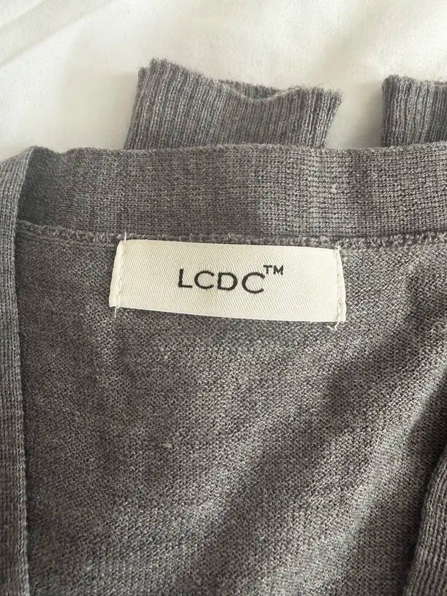 エルシーディシー Tシャツ