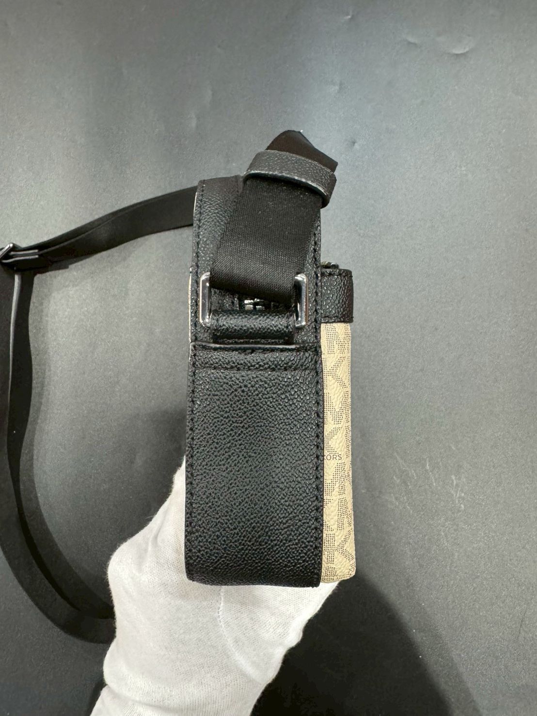 ショルダーバッグ