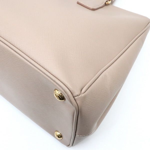 サフィアーノレザー