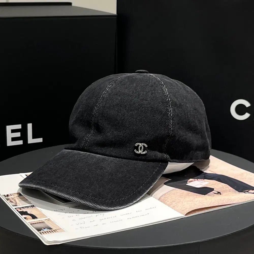 シャネル デニム シルバー ロゴ ベースボールキャップ 帽子 チャコール