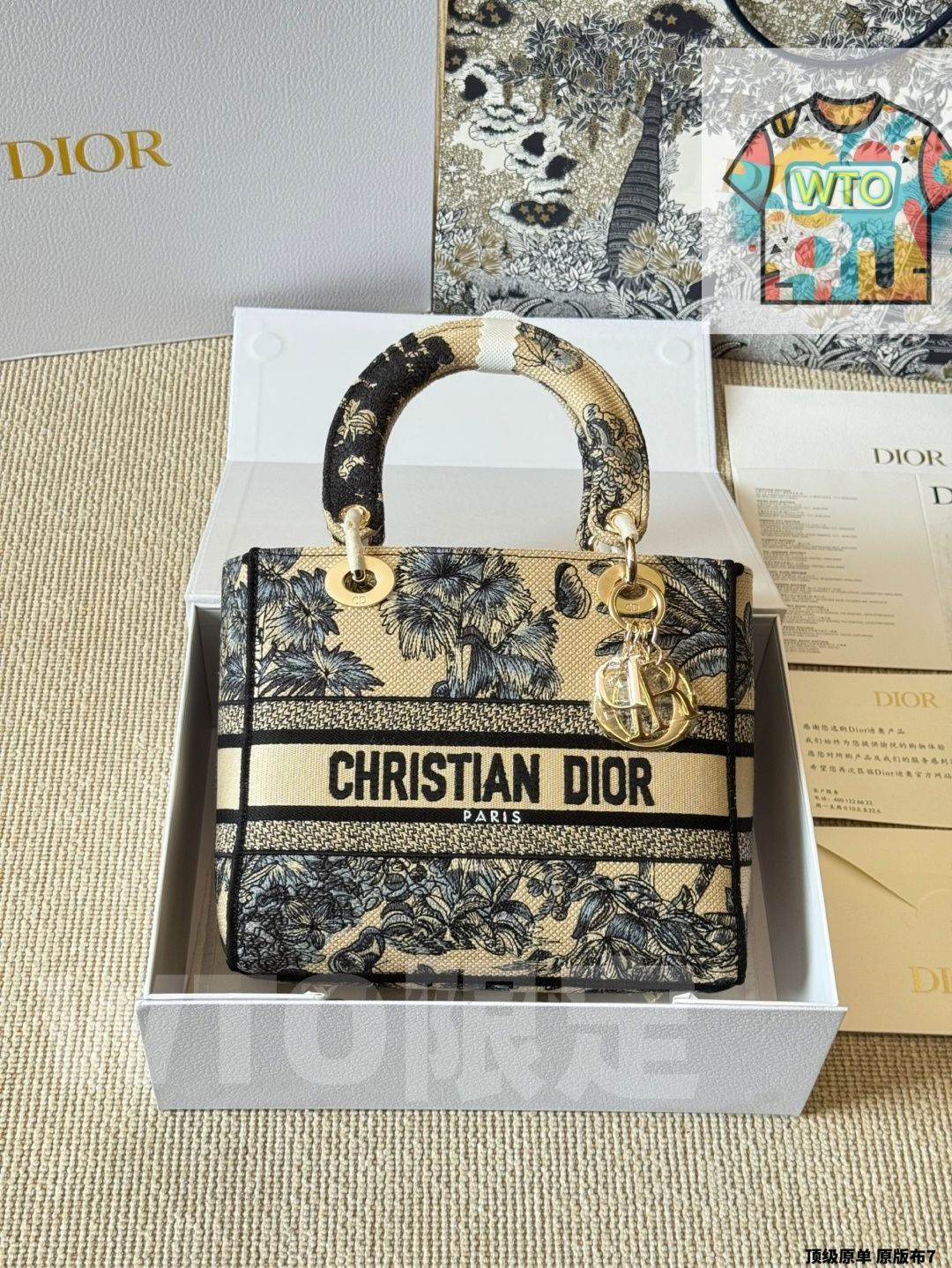 WTO通販 Dior ディオール レディーD-Lite刺繍バッグ 立体感のある刺繍が特徴-WTO輸入-UOJ30