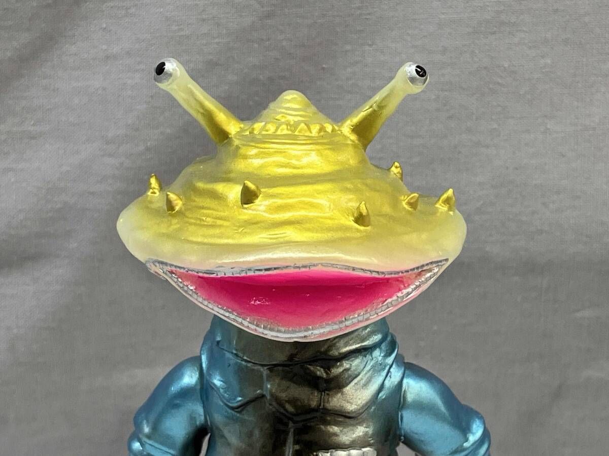現状品 ヤモマークの大怪獣シリーズ カネゴン 蓄光 メタリック ソフビ
