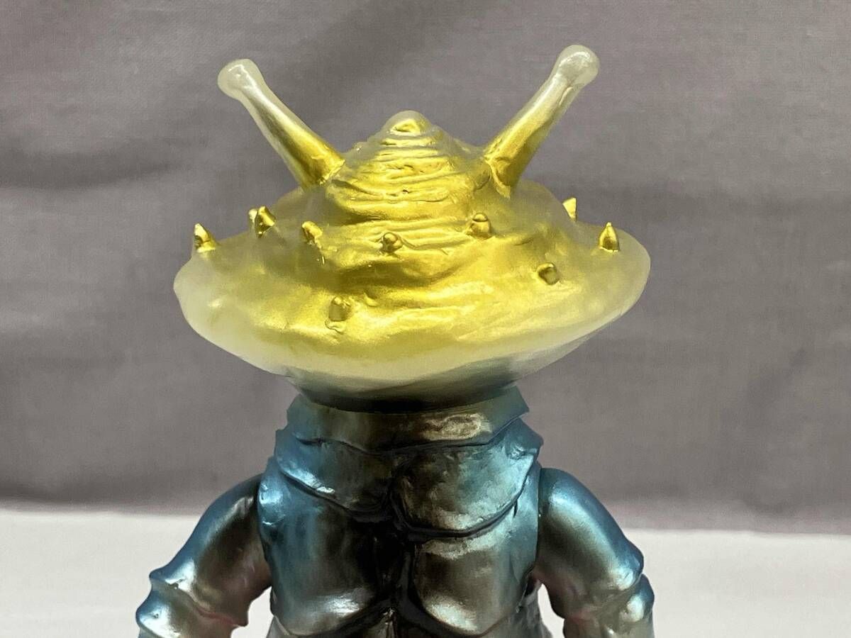 現状品 ヤモマークの大怪獣シリーズ カネゴン 蓄光 メタリック ソフビ