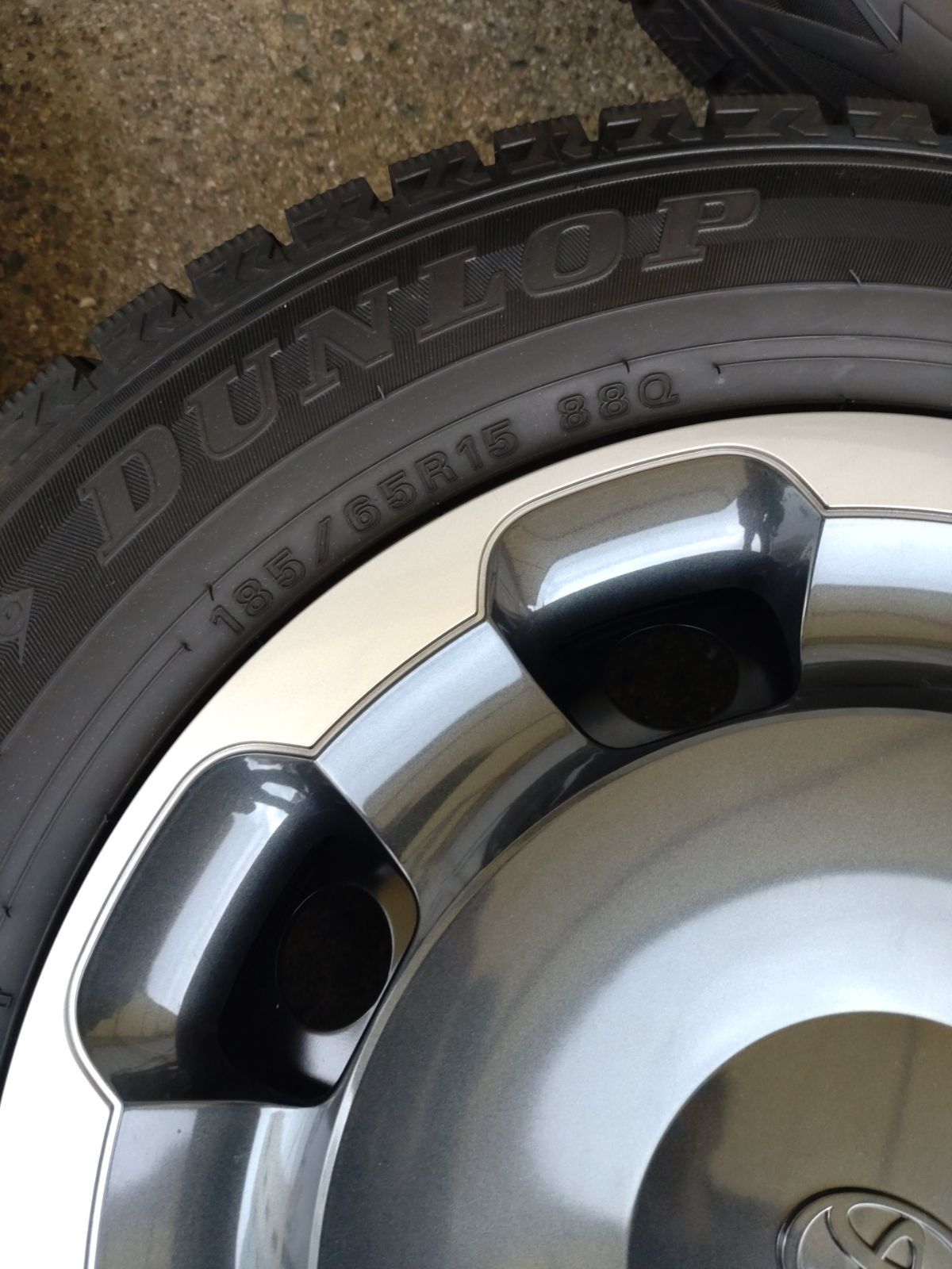  TOYOTA トヨタ シエンタ 10系 Z 100 5 H 15 J 40 ＆ ダンロップ WM 02 185 65 R タイヤ 4本セット 15インチ タイヤ ホイールセット