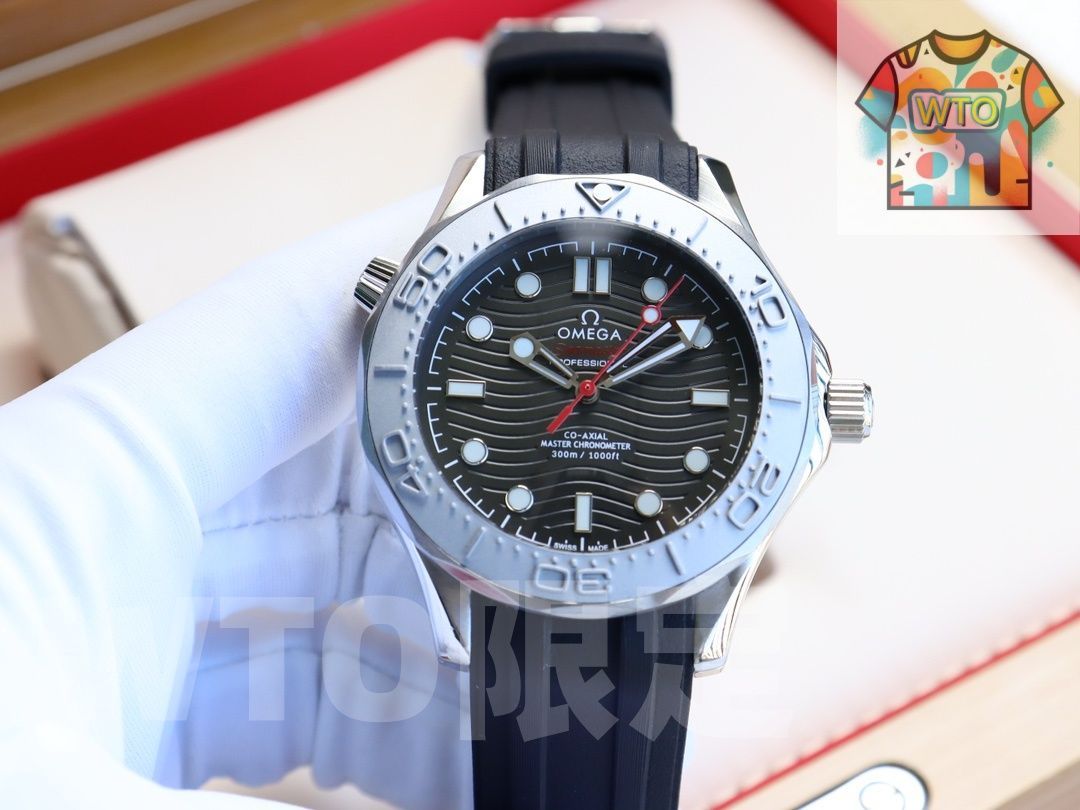 今日 Omega オメガ シーマスター300 セラミック単方向回転リング採用