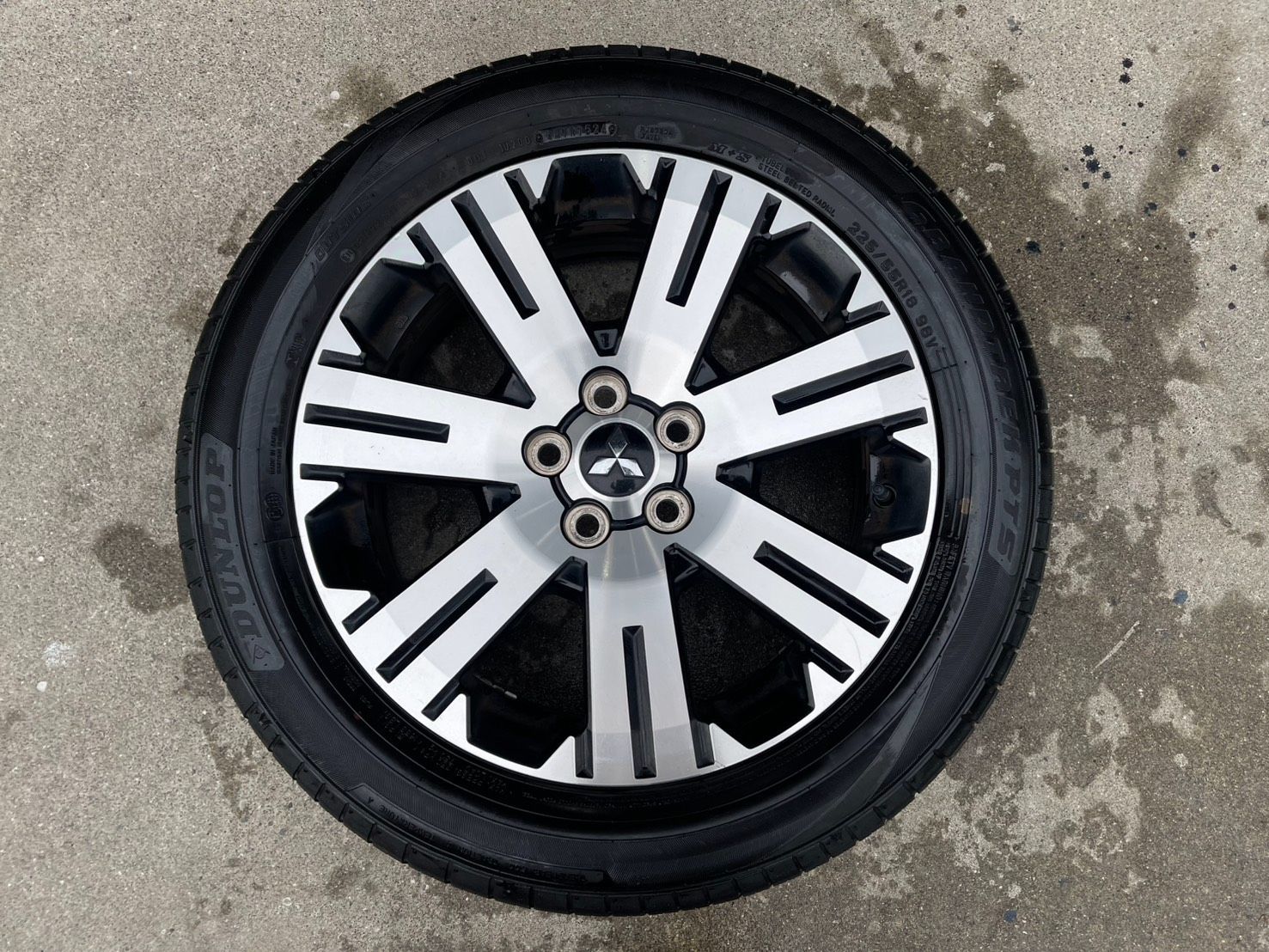 新型デリカメッキホイール タイヤ製造2025製