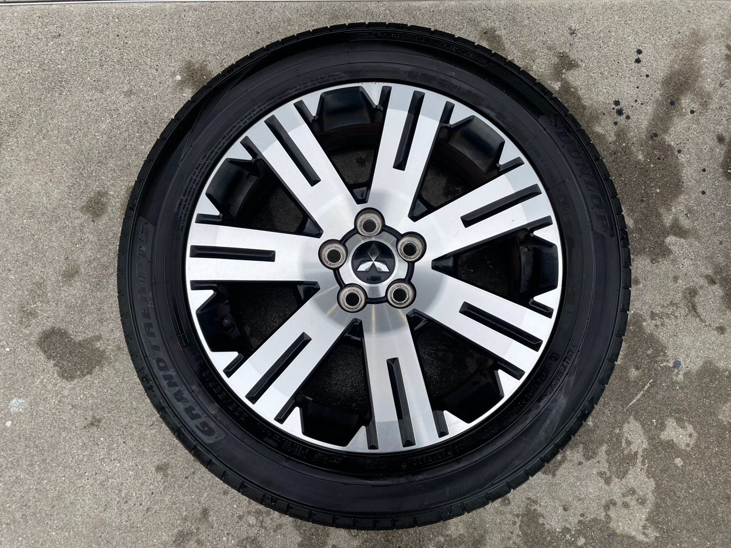 新型デリカメッキホイール タイヤ製造2025製