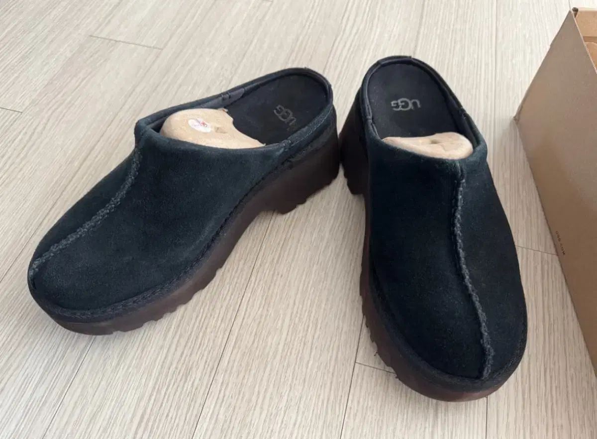 アグ UGG ニューハイツ クロッグ US 8 ジェニ着用