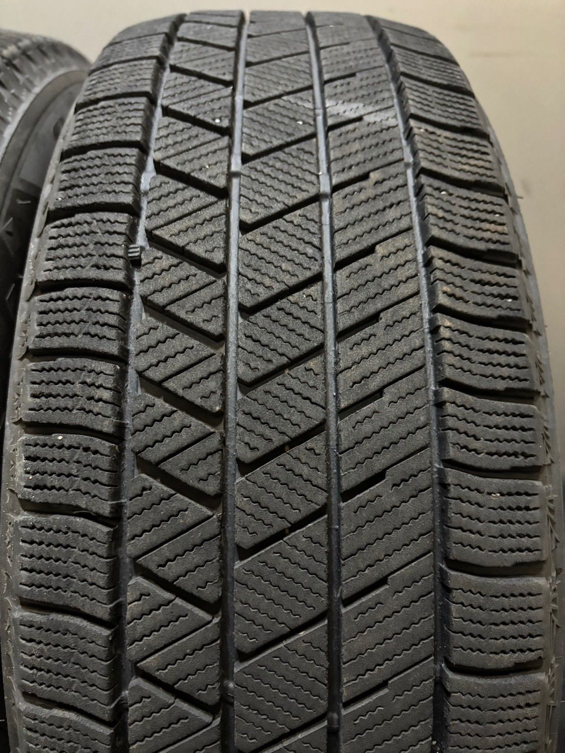 185 60 R 15 VRX 3 22年製 スタッドレス 4本 ブリヂストン ブリザック アクア ヤリス フィット 南3 K 690