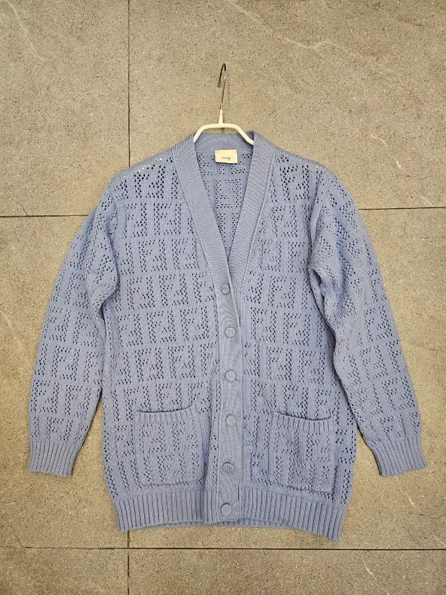 フェンディ FENDI キッズ ベイビー ブルー FF MOTIV モーティブ Vネック ニット カーディガン