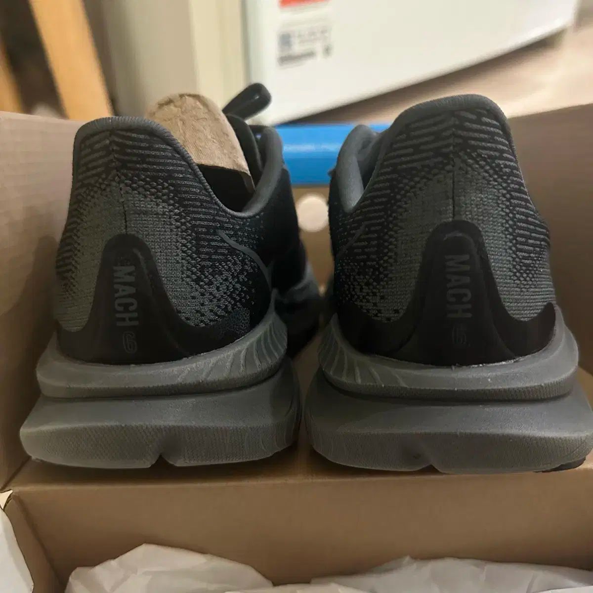 30日間返品交換可能！ HOKA ONE ONE ホカオネオネ 麻下マハ6 230