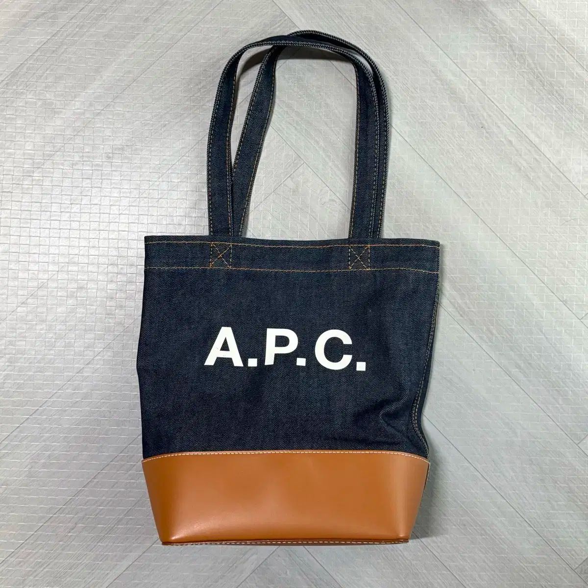 A.P.C. アーペーセー アクセル デニム トートバッグ S カラメル バッグ