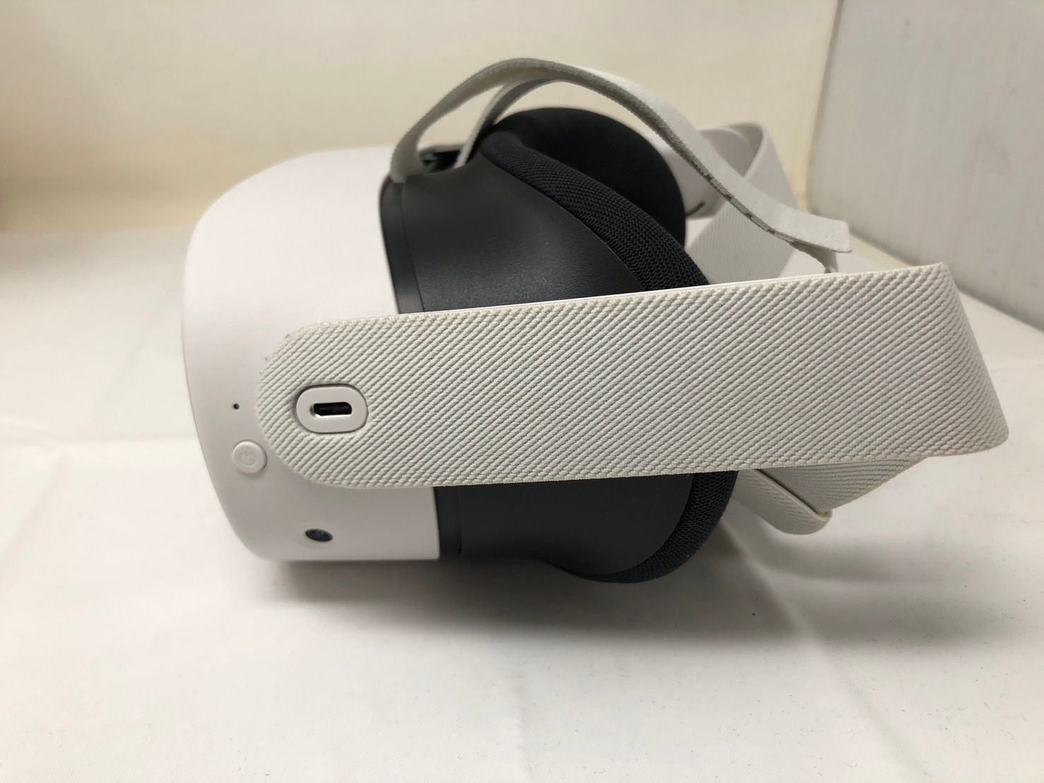 【ジャンク】 Quest  64GB VRヘッドセット Amazon.co.jp: 【整備済み品】 Meta Quest 2 64GB Oculus Quest 2 完全