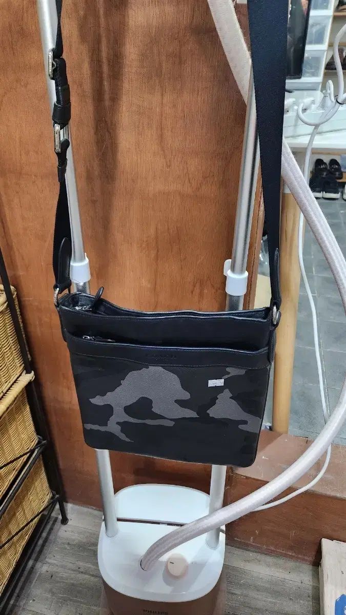 コーチ カモフラージュ クロスバック メッセンジャーバッグ