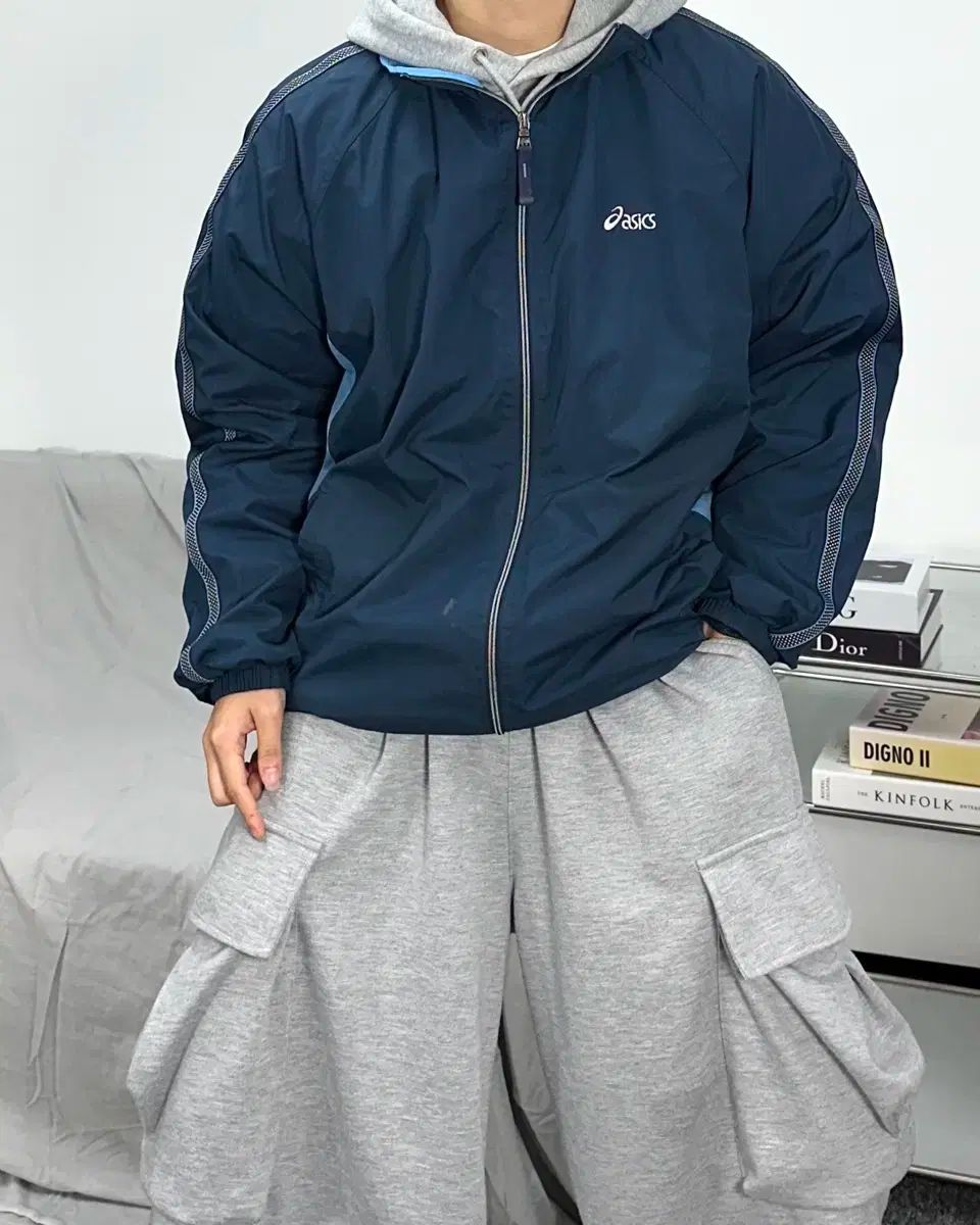asics 00s ネイビー ウィンドブレーカー 105