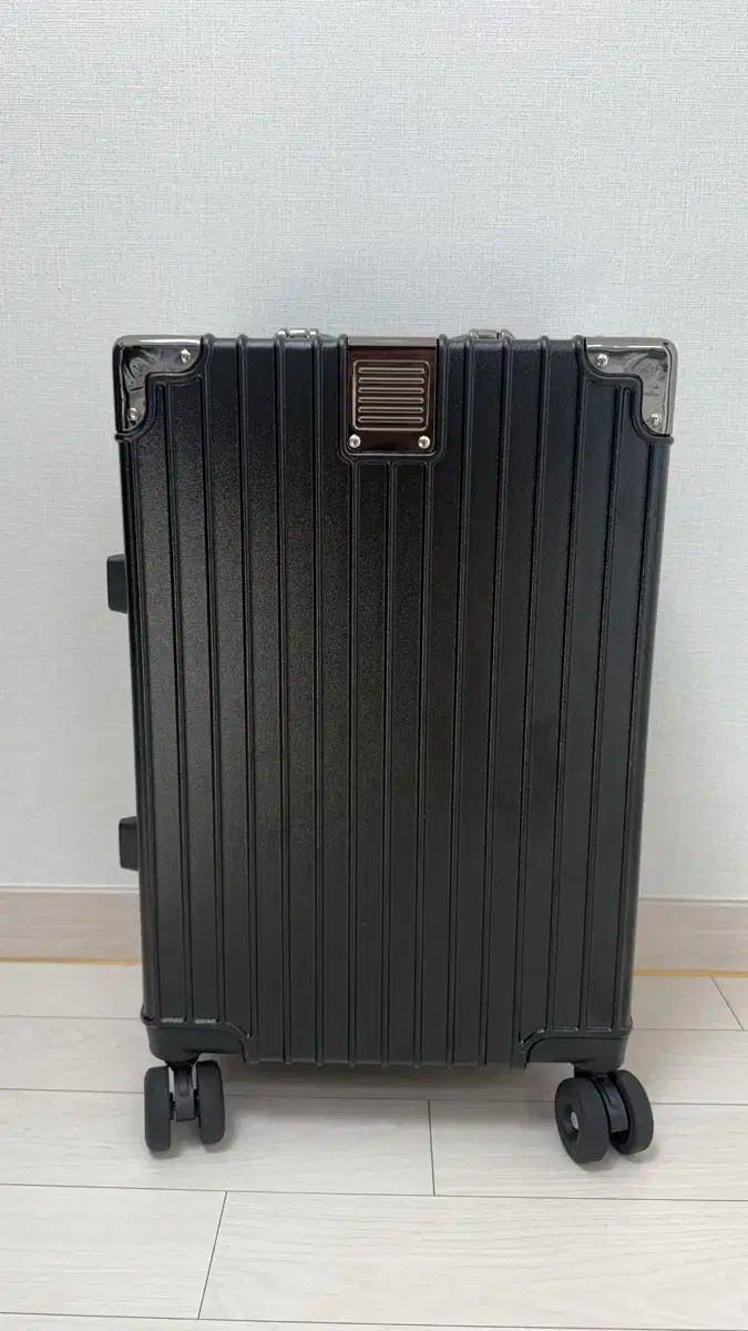 1会社用 ポBIG ピノ 芸能人 キャリアー 20インチ 旅行キャリアー 機内キャリアー