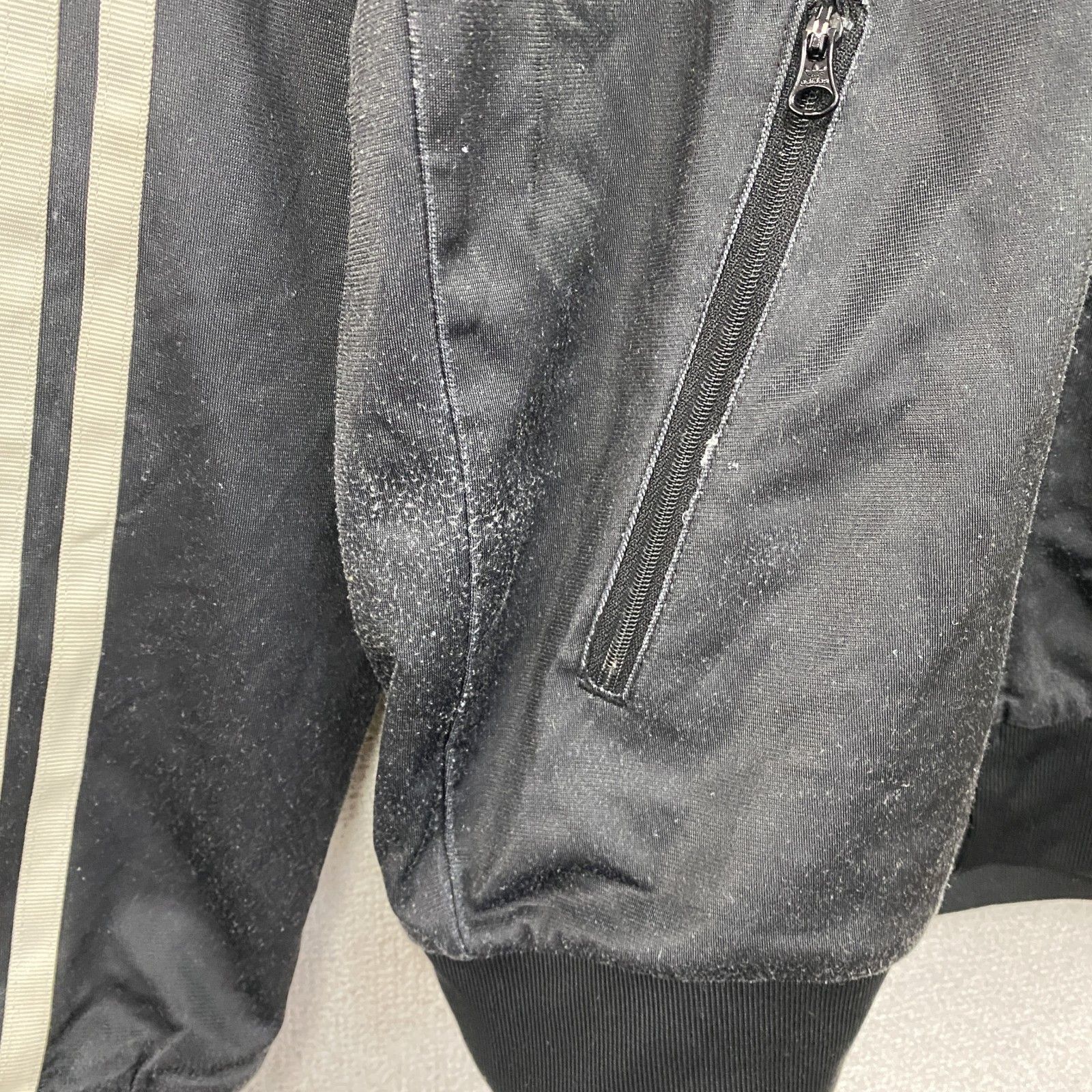 トラックジャケット