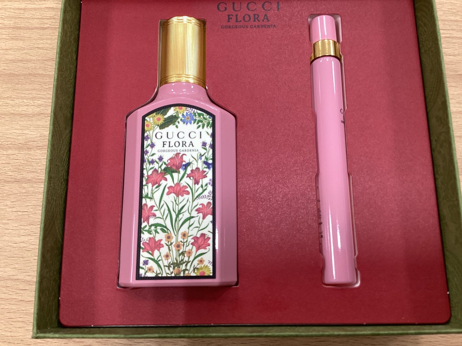 フローラゴージャスジャスミンオードパルファム