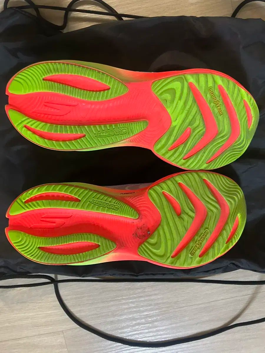 SKECHERS スケッチャーズ エアロ スパーク ランニングシューズ 275