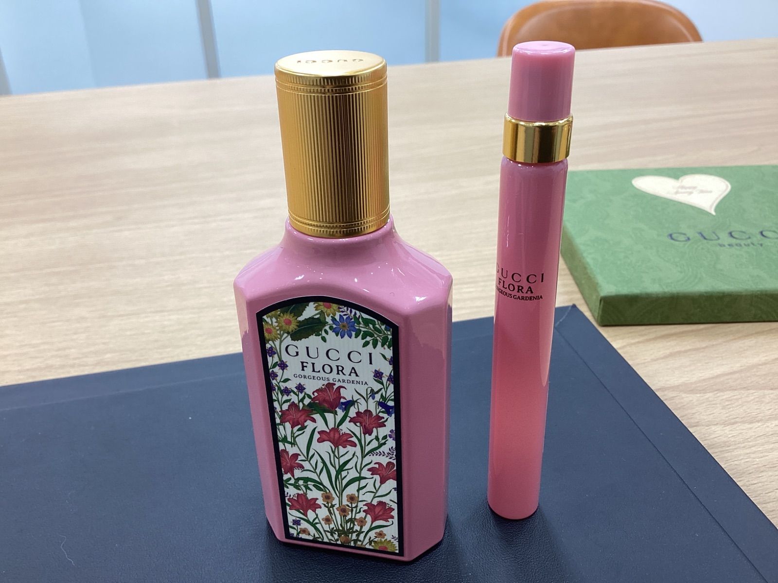 フローラゴージャスジャスミンオードパルファム