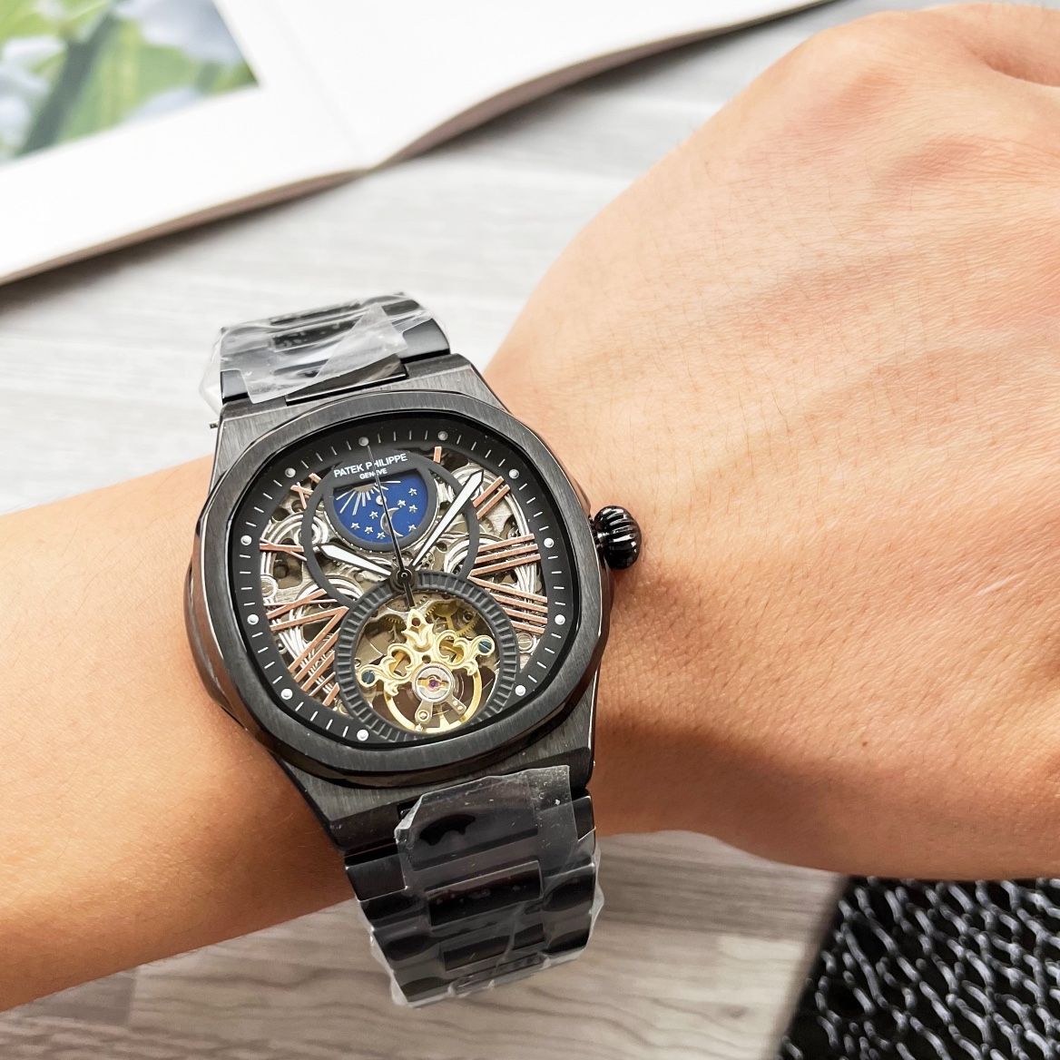 今日 Patek Philippe ネロイディア腕時計