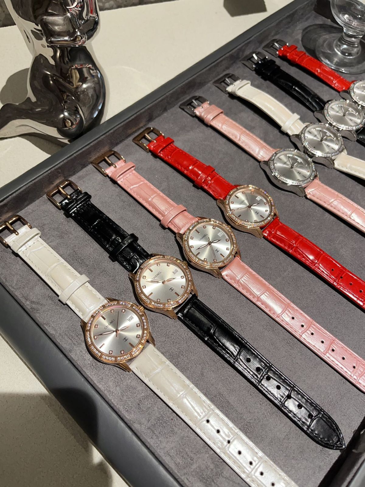 今日 CHANEL レディースクォーツウォッチ