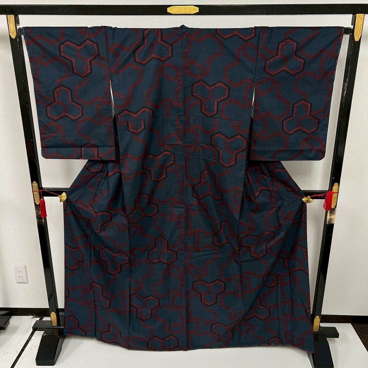 本場大島紬 泥藍染 一元式 毘沙門亀甲 裄66 素敵な絣柄 正絹 着物 MK