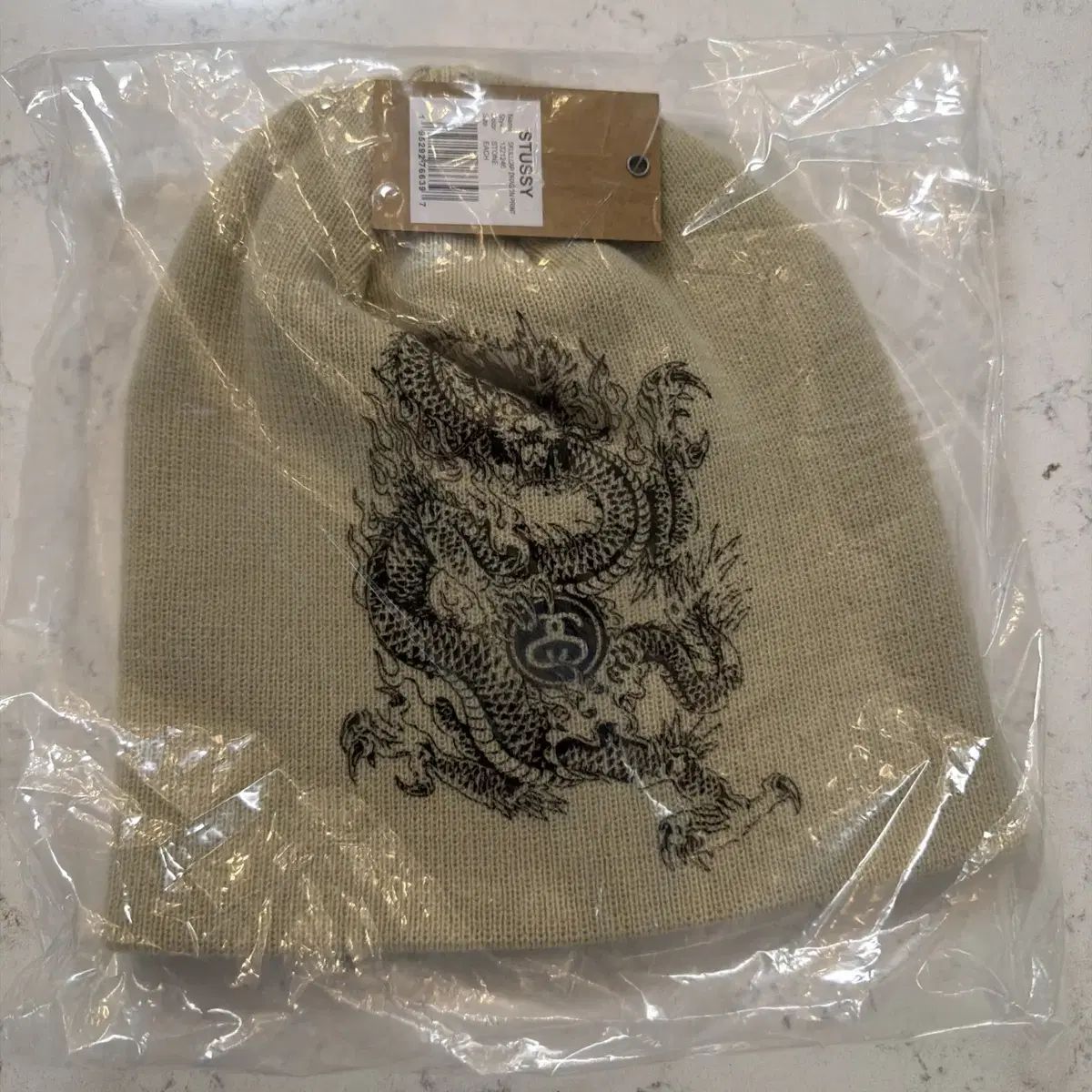 25FW STUSSY スカルキャップ Dragon プリント ビーニー ストーン