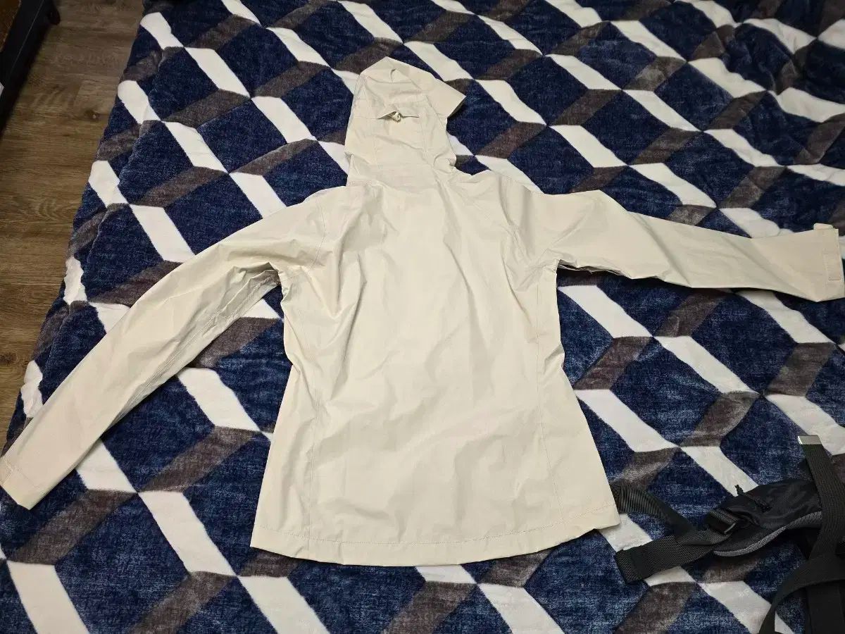 パタゴニア ウィメンズ トレントシェル 3L レイン ジャケット 85246Q7 白 S