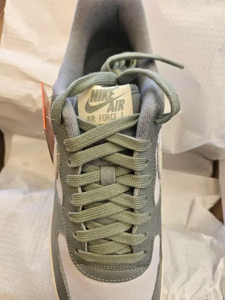 ナイキ エアフォース1 07 LX ミカ グリーン